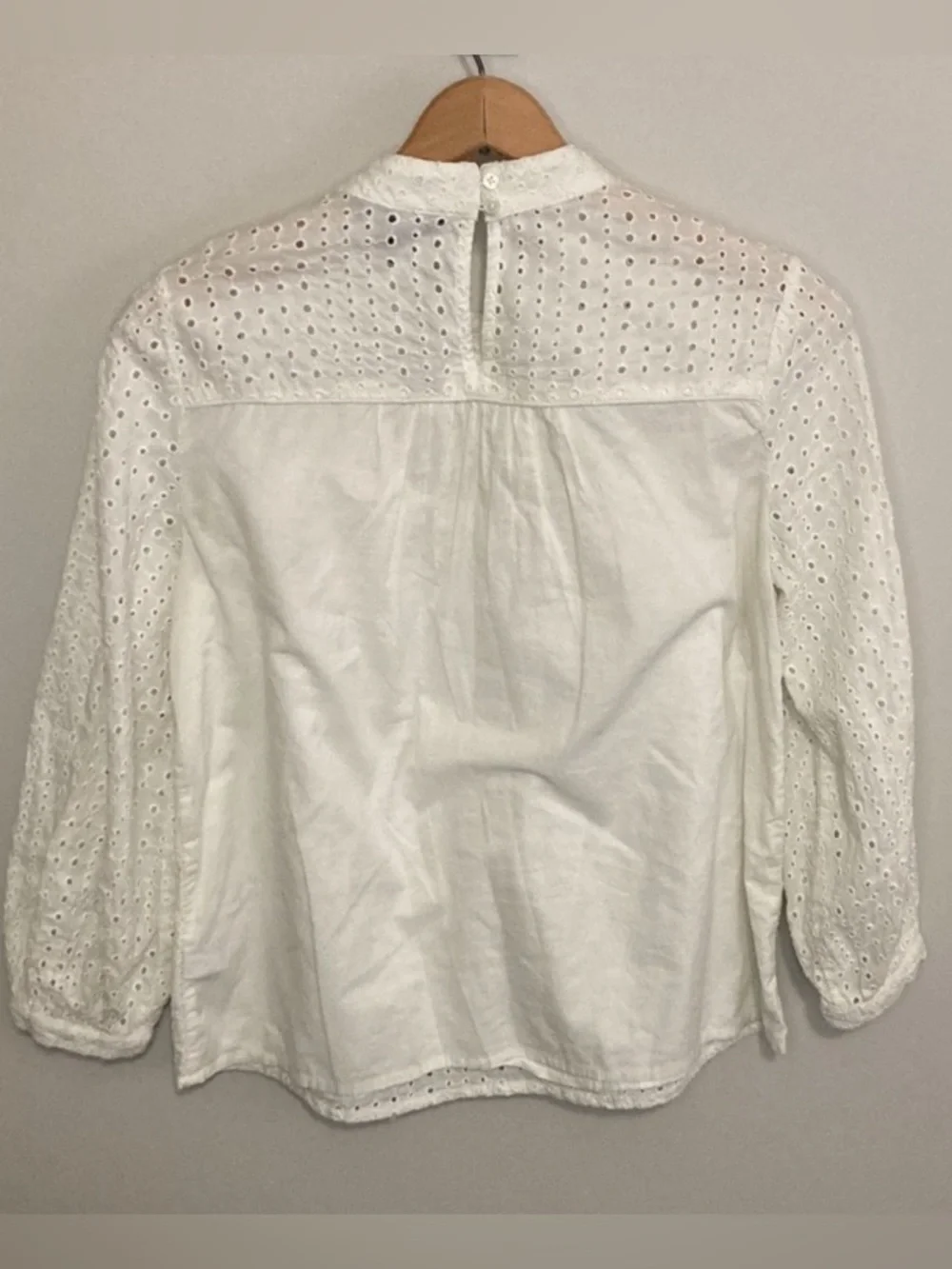 Banana Republic White High Neck Eyelet Lace Blouse, Size XS extra small top